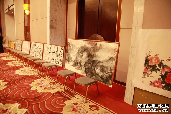 著名画家吴东魁在甘肃捐资助学 林铎出席仪式